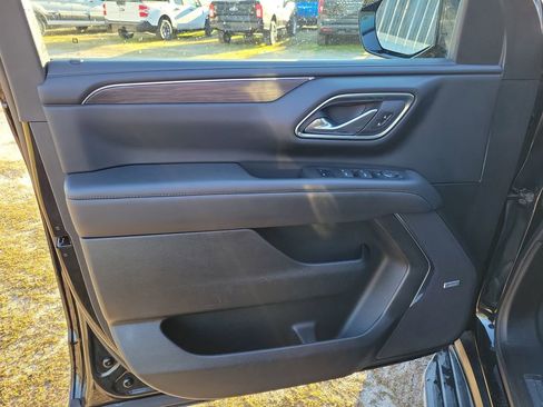 Used 2024 Chevrolet Tahoe LT RWD image 13