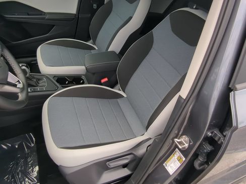 Certified 2025 Volkswagen Taos S FWD image 19