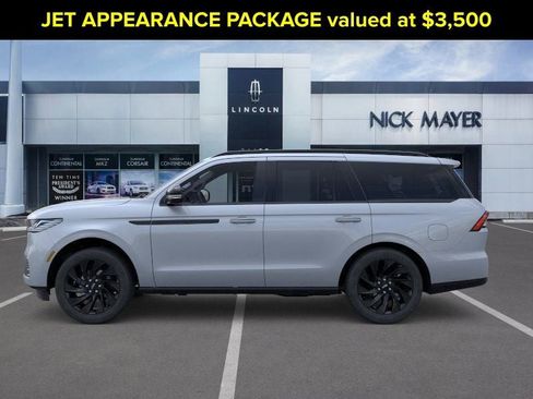New 2025 Lincoln Navigator Reserve w/ Jet Appearance Package image 3