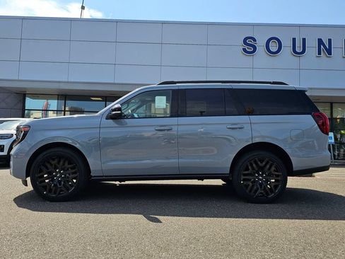 New 2027 Ford Expedition Platinum w/ Stealth Performance Package AWD/4WD image 8