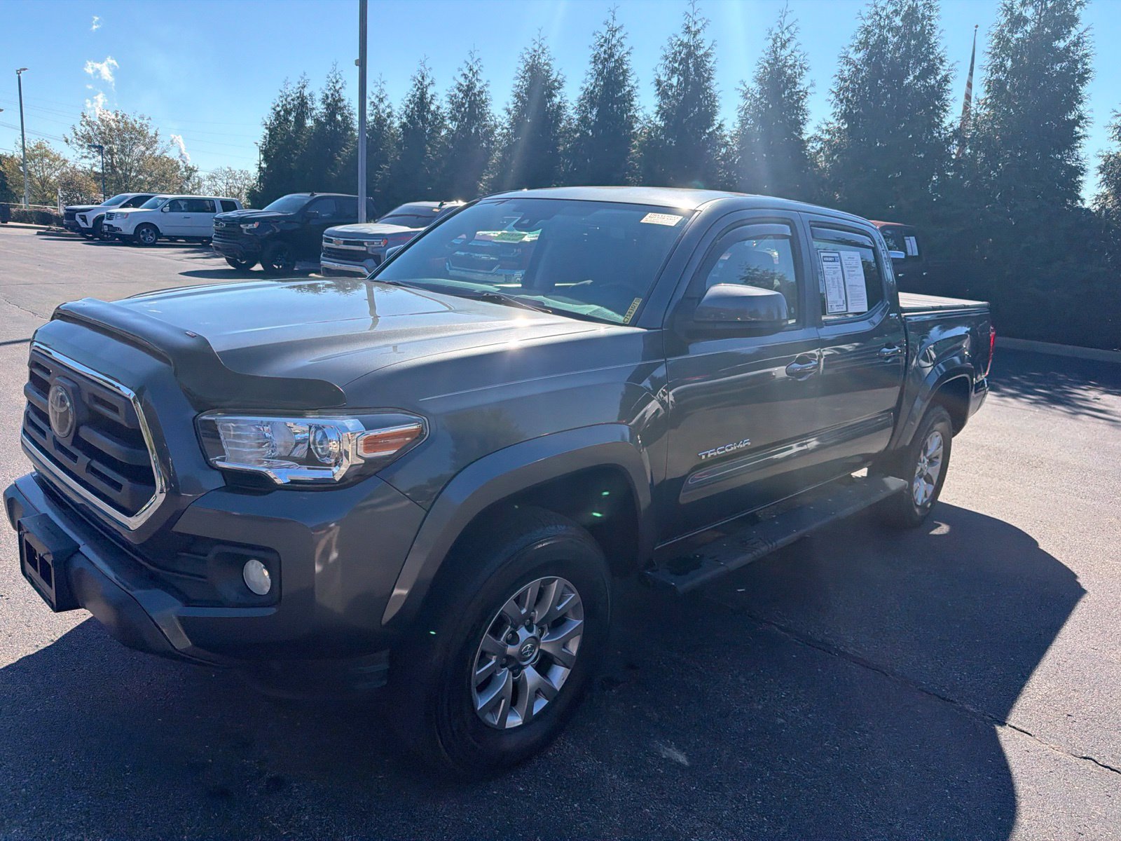 Used 2018 Toyota Tacoma SR5 AWD/4WD image 9