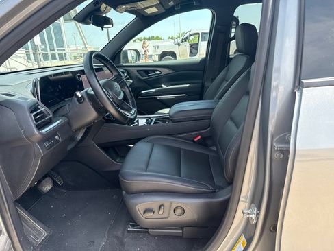 Used 2024 Chevrolet Traverse LT w/ Midnight/Sport Edition FWD image 16