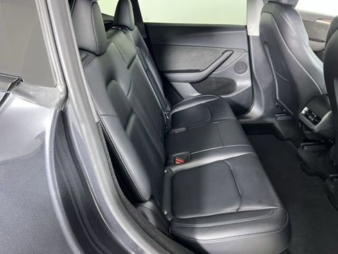 Used 2024 Tesla Model Y 2WD image 26