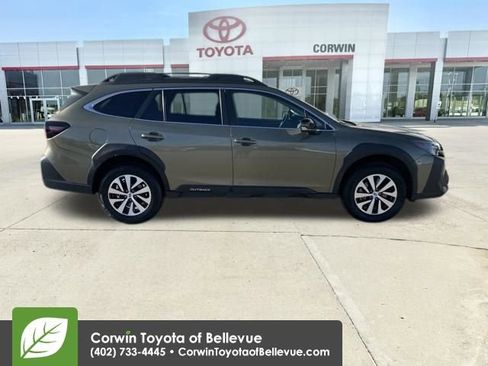 Used 2025 Subaru Outback Premium image 6