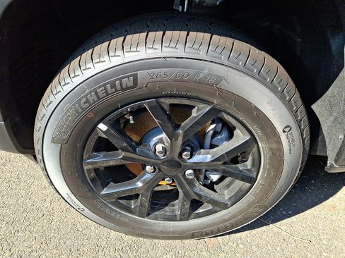 New 2026 Jeep Grand Cherokee Altitude AWD/4WD image 4