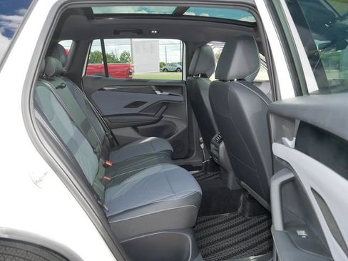 Certified 2026 Volkswagen Tiguan SE R-Line AWD/4WD image 19
