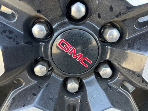 Used 2022 GMC Sierra 1500 AT4 w/ AT4 Premium Package image 39