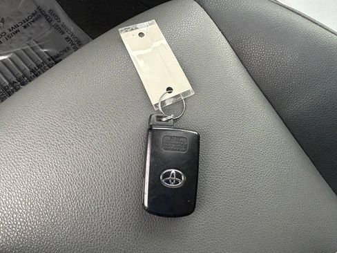 Used 2021 Toyota 4Runner SR5 Premium w/ Moonroof Package AWD/4WD image 43