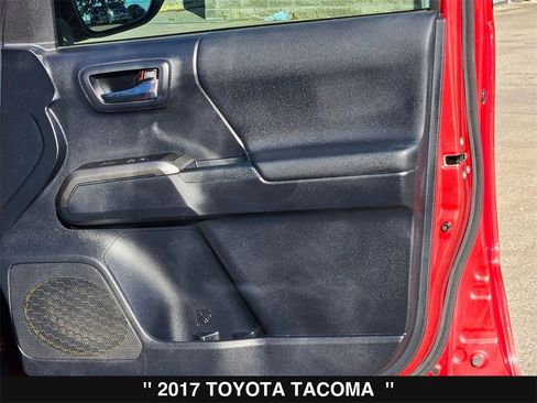 Used 2017 Toyota Tacoma TRD Off-Road image 29