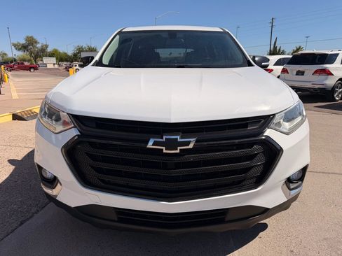 Used 2019 Chevrolet Traverse LT FWD image 2