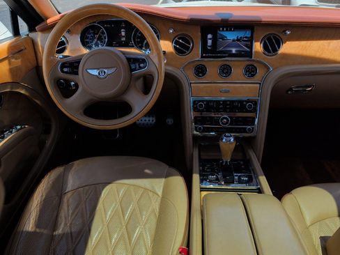 Used 2017 Bentley Mulsanne RWD image 4
