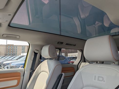 New 2025 Volkswagen ID. Buzz 1st Edition image 16