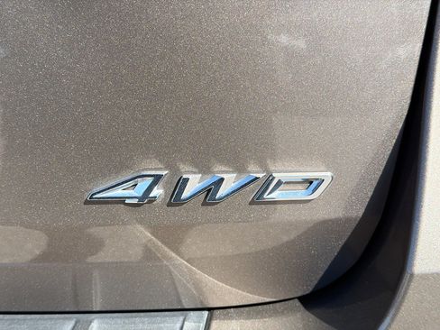 Used 2021 Ford Explorer King Ranch w/ Premium Technology Package image 11