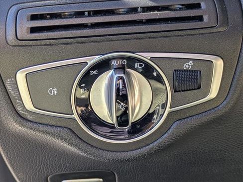 Used 2017 Mercedes-Benz GLC 300 4MATIC image 13