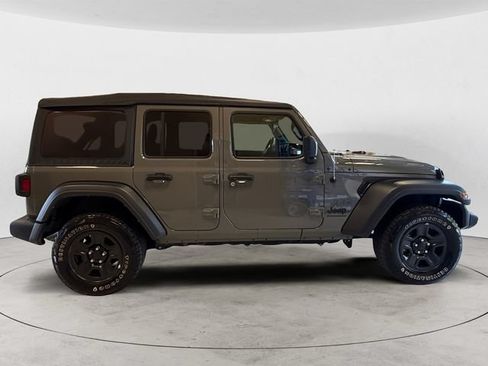 Used 2023 Jeep Wrangler Unlimited Sport AWD/4WD image 7