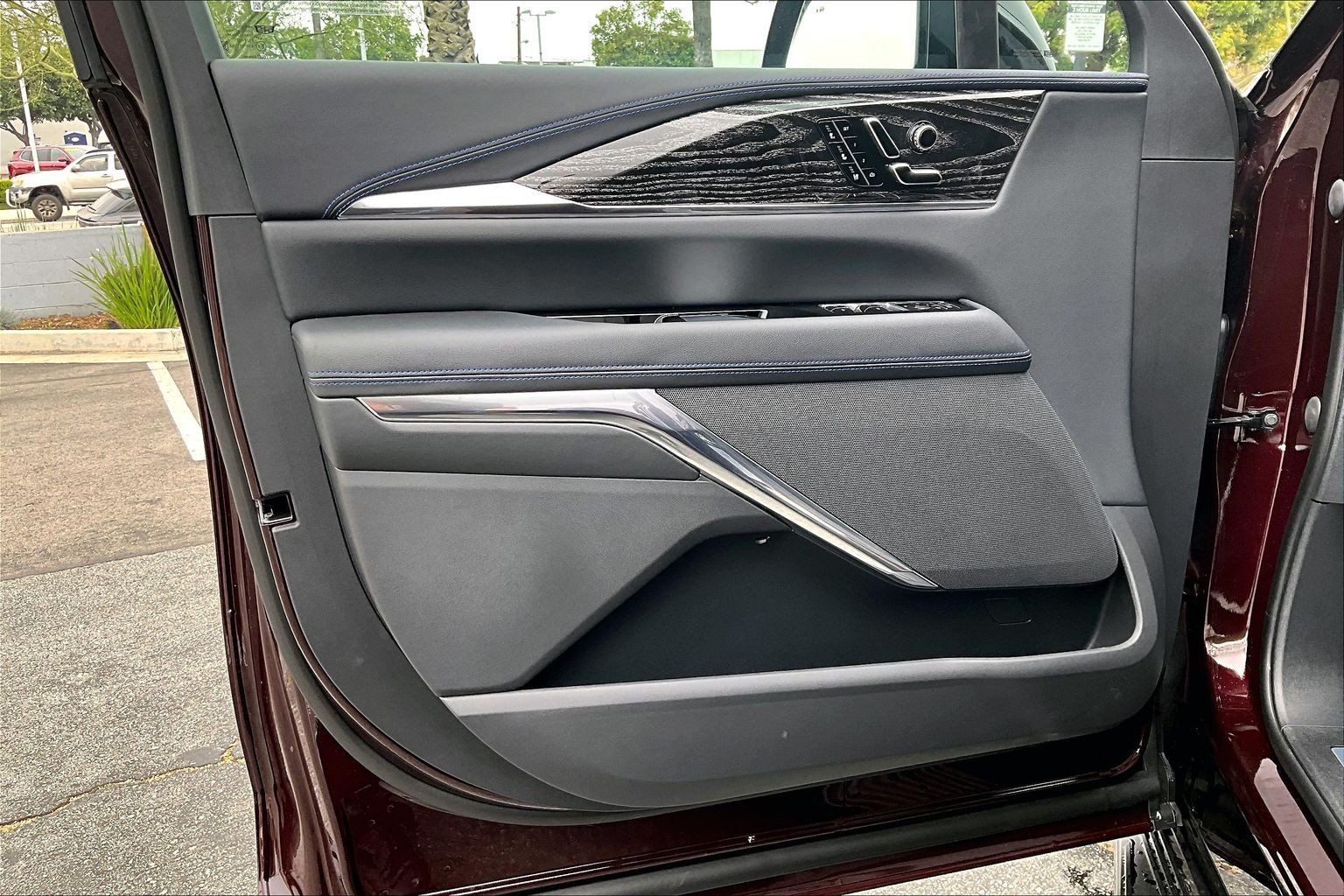 New 2026 Cadillac Escalade IQL Luxury w/ LPO, Floor Liner Package AWD/4WD image 11