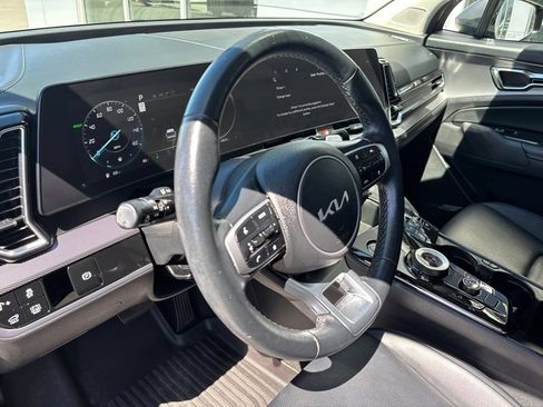 Certified 2025 Kia Sportage SX Prestige AWD/4WD image 8