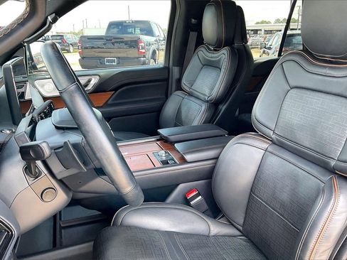 Used 2023 Lincoln Navigator Black Label image 18