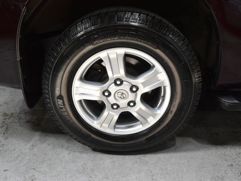 Used 2017 Toyota Sequoia SR5 image 71