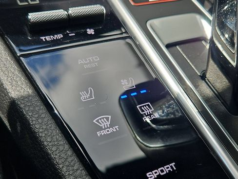 Certified 2023 Porsche Cayenne AWD/4WD image 23