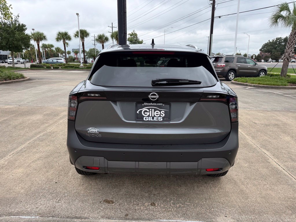 Used 2026 Nissan Kicks SV FWD image 4
