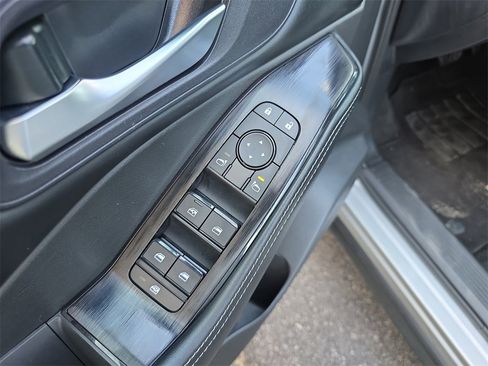 Used 2024 Nissan Rogue SV image 14