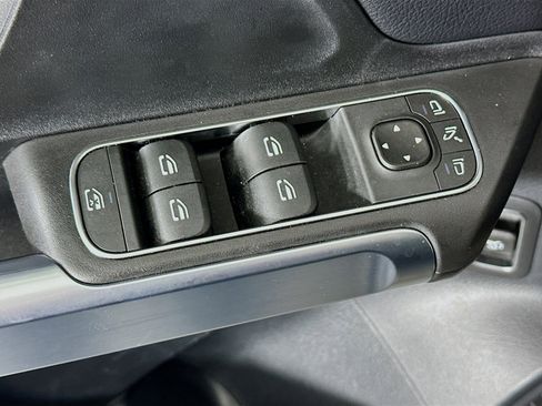 Used 2024 Mercedes-Benz GLB 250 image 15