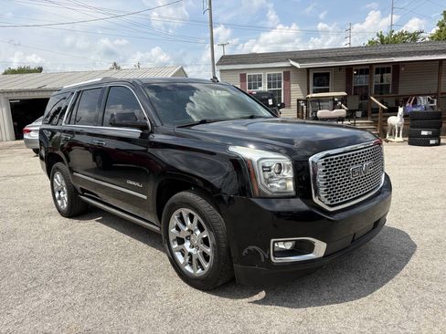 Used 2015 GMC Yukon Denali w/ Touring Package AWD/4WD image 5