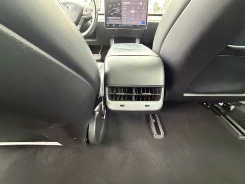 Used 2018 Tesla Model 3 Mid Range RWD image 16