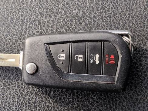 Used 2023 Toyota Camry SE image 34