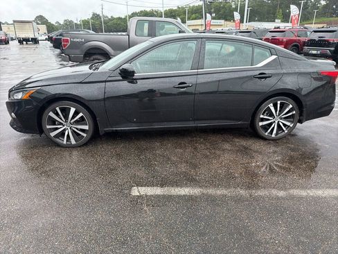 Certified 2022 Nissan Altima 2.5 SR FWD image 2