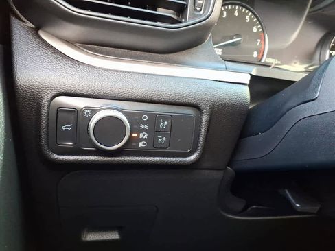 Used 2022 Ford Explorer XLT image 20