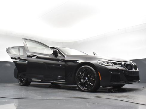 Used 2021 BMW 540i w/ M Sport Package RWD image 29