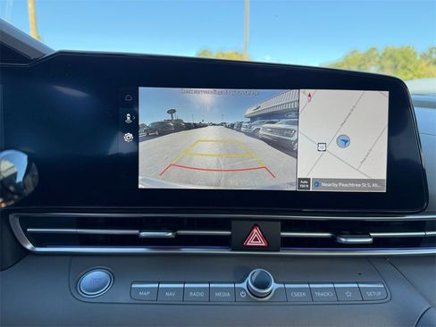 Used 2024 Hyundai Elantra SEL image 17