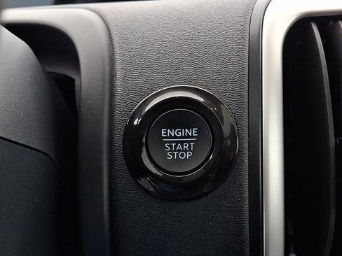 Used 2025 Ford Expedition Active image 27