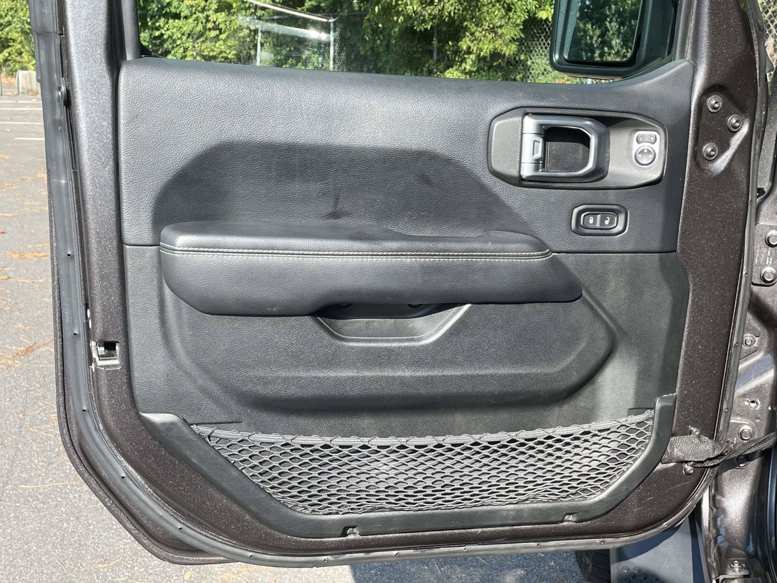 Used 2019 Jeep Wrangler Unlimited Sahara AWD/4WD image 19