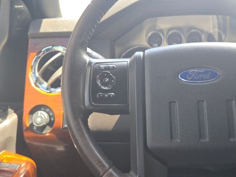 Used 2015 Ford F250 King Ranch w/ FX4 Off-Road Package AWD/4WD image 19