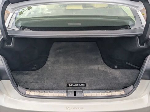 Used 2018 Lexus LS 500 w/ Accessory Package (Z2) RWD image 16