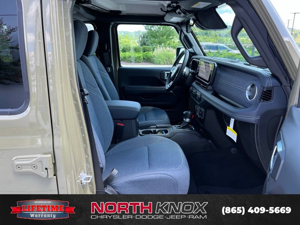 New 2026 Jeep Wrangler Unlimited Sahara w/ Rockslide Package AWD/4WD image 25