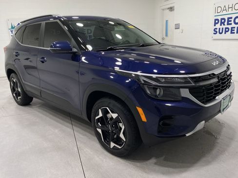 Used 2024 Kia Seltos EX image 2