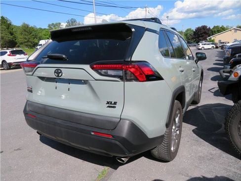 Used 2019 Toyota RAV4 XLE Premium w/ Cold Weather Package AWD/4WD image 18