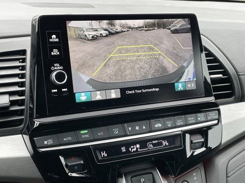 Certified 2025 Honda Odyssey Sport-L image 3