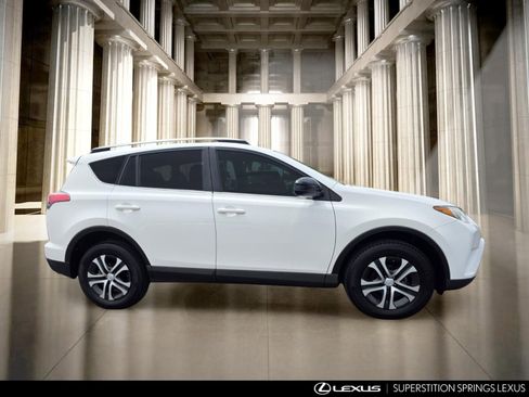 Used 2018 Toyota RAV4 LE w/ Carpet Mat Package FWD image 3