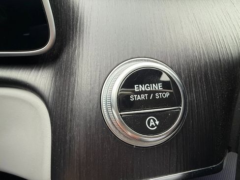 Used 2022 Mercedes-Benz S 580 4MATIC Sedan w/ AMG Line Package image 19