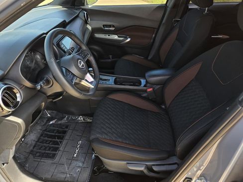 Used 2022 Nissan Kicks SR FWD image 18
