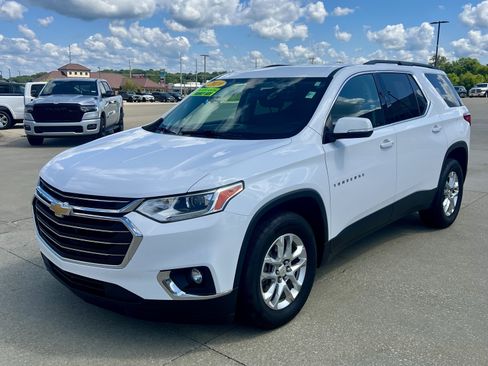 Used 2019 Chevrolet Traverse LT FWD image 3