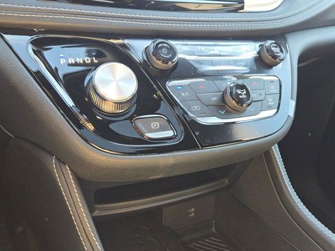 New 2026 Chrysler Pacifica Limited w/ S Appearance Package image 29