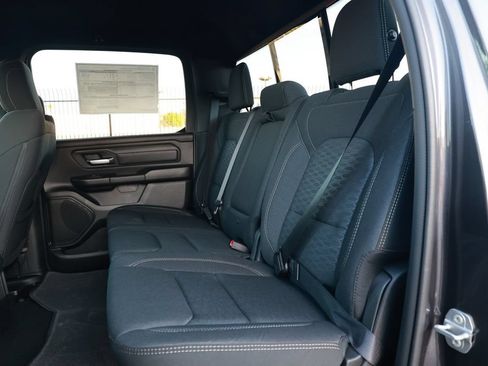 New 2026 RAM 1500 Express AWD/4WD image 30