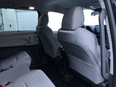 Certified 2022 Toyota Sienna LE image 22
