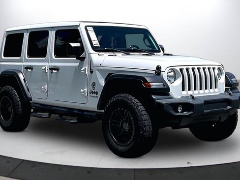 Used 2022 Jeep Wrangler Unlimited Sport w/ Sun And Sound Package AWD/4WD image 2